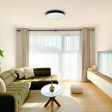 Apartament Severna, V Blizkosti Centra Bb, V Cene Mestka Dan, Self Check-in, Free Parking *